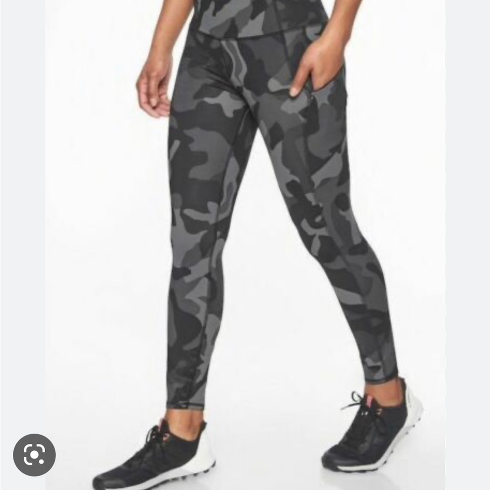 Athleta Contender camo leggings XS petite